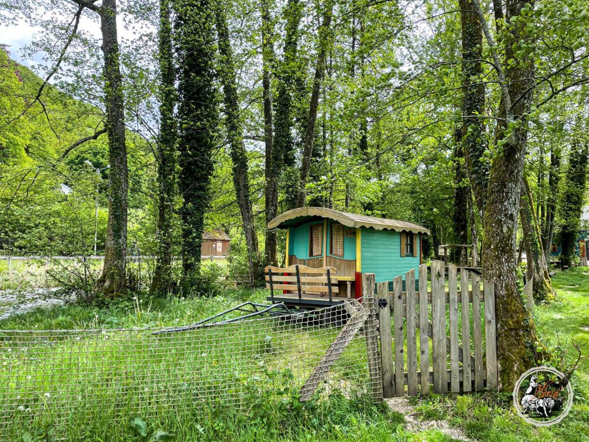 Parc Animalier Du Herisson Villa Дусиер Екстериор снимка